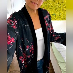 Gorgeously draped long kimono wrap has pockets and decadent velvet trim like new